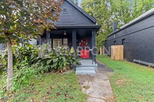 featured image of 2631 Northwestern Parkway