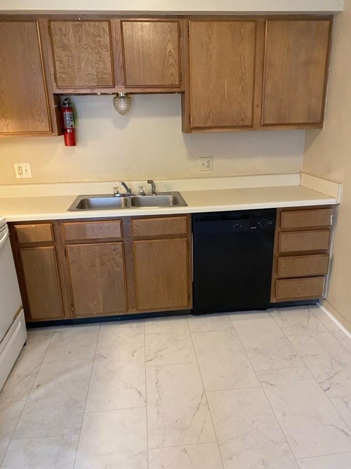 1 Hidden Valley Dr - Photo 5 of 12