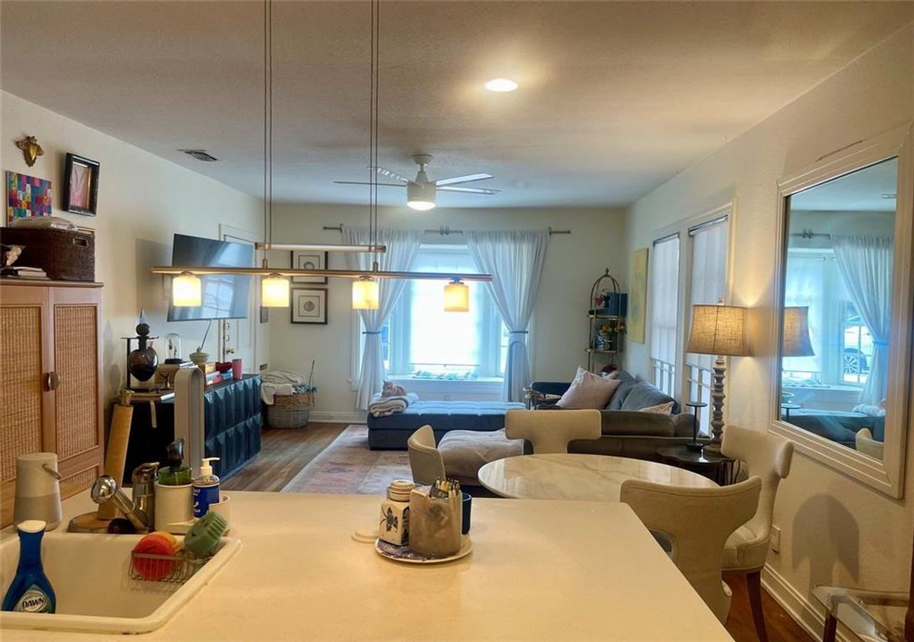 406 E Monroe St #A - Photo 6 of 10