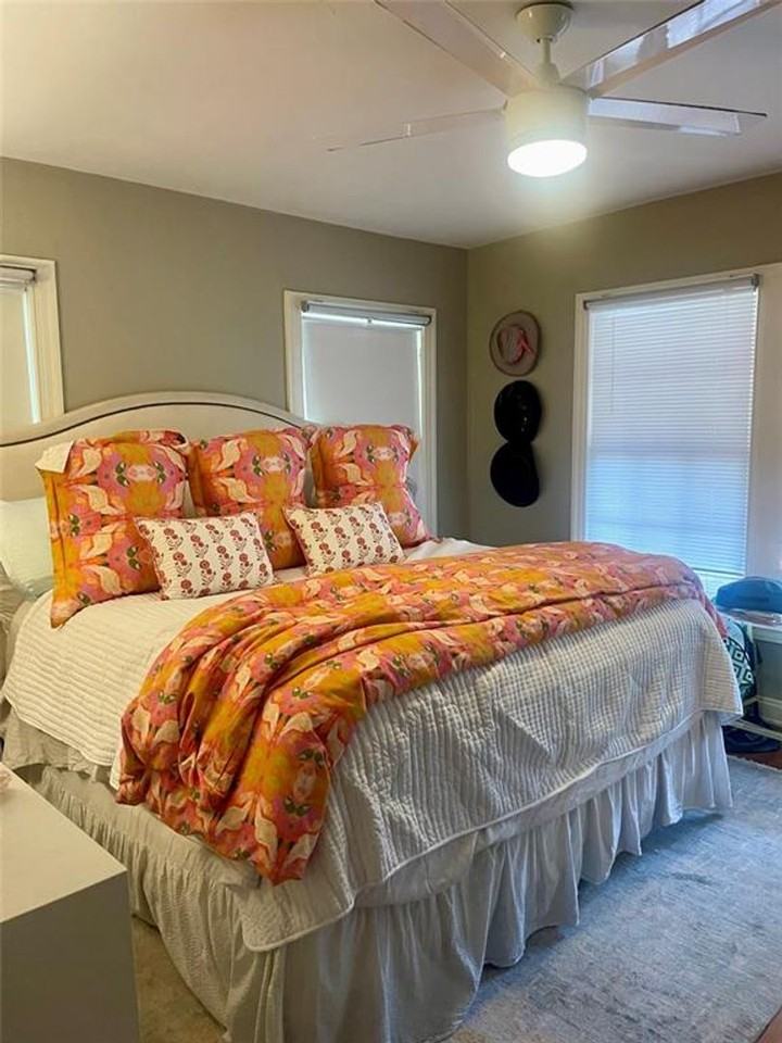 406 E Monroe St #A - Photo 7 of 10