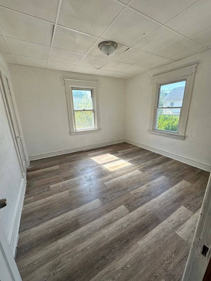 4801 Edgar Ter - Photo 2 of 11