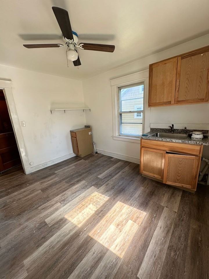 4801 Edgar Ter - Photo 4 of 11