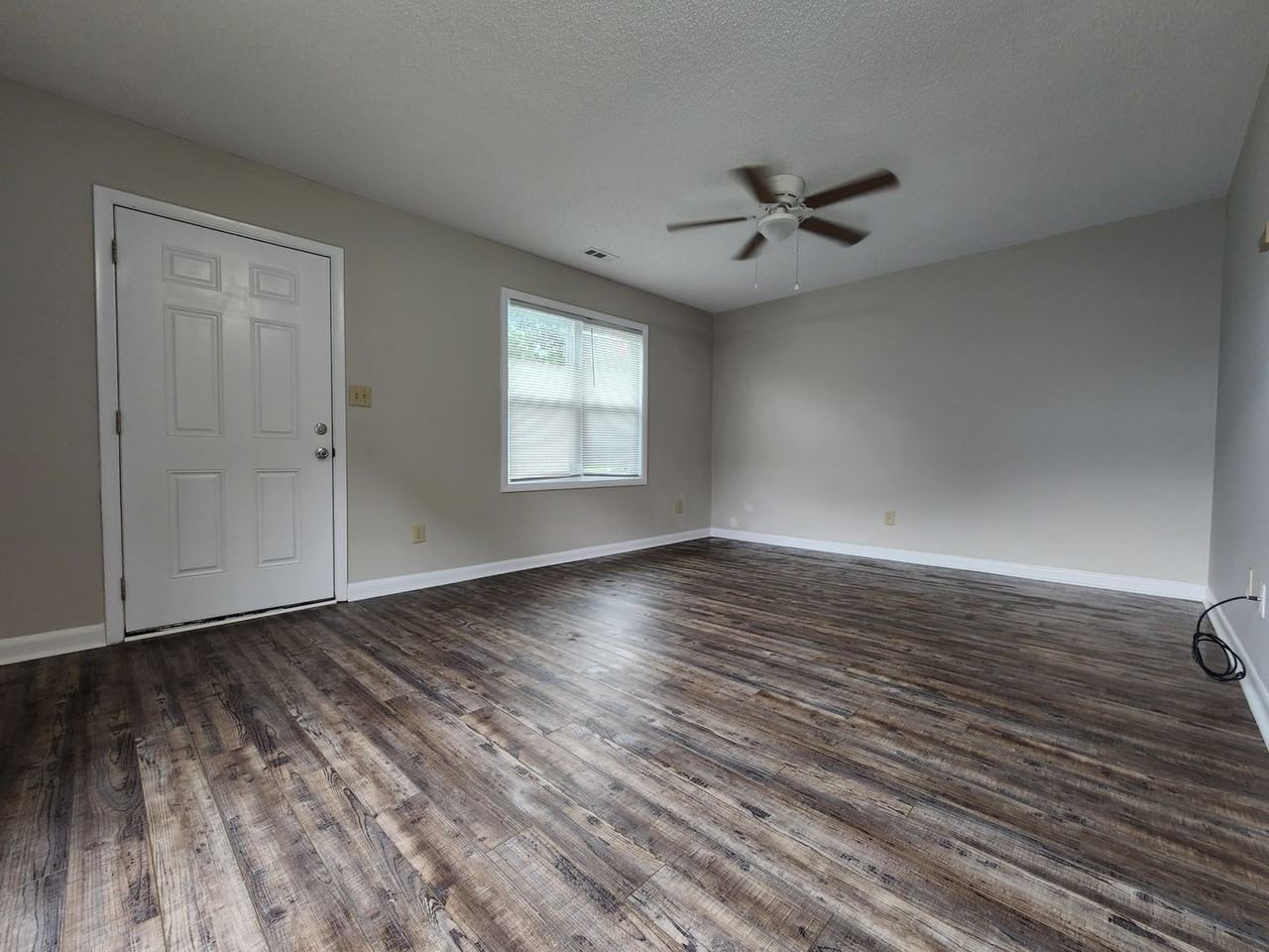 12 Portwest Townhouses #D - Photo 4 of 24