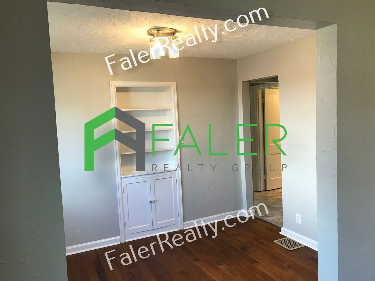 336 E Dorothy Ln - Photo 3 of 12