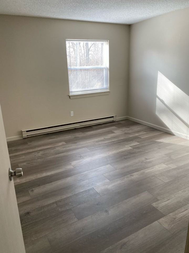 2915 Leeway Dr #D - Photo 5 of 9