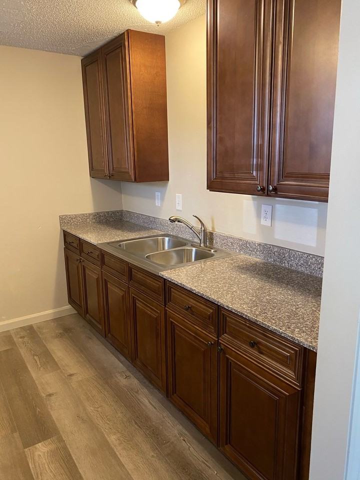 2915 Leeway Dr #D - Photo 7 of 9