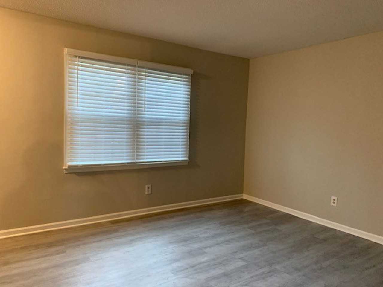 920 Jason Ct - Photo 4 of 9