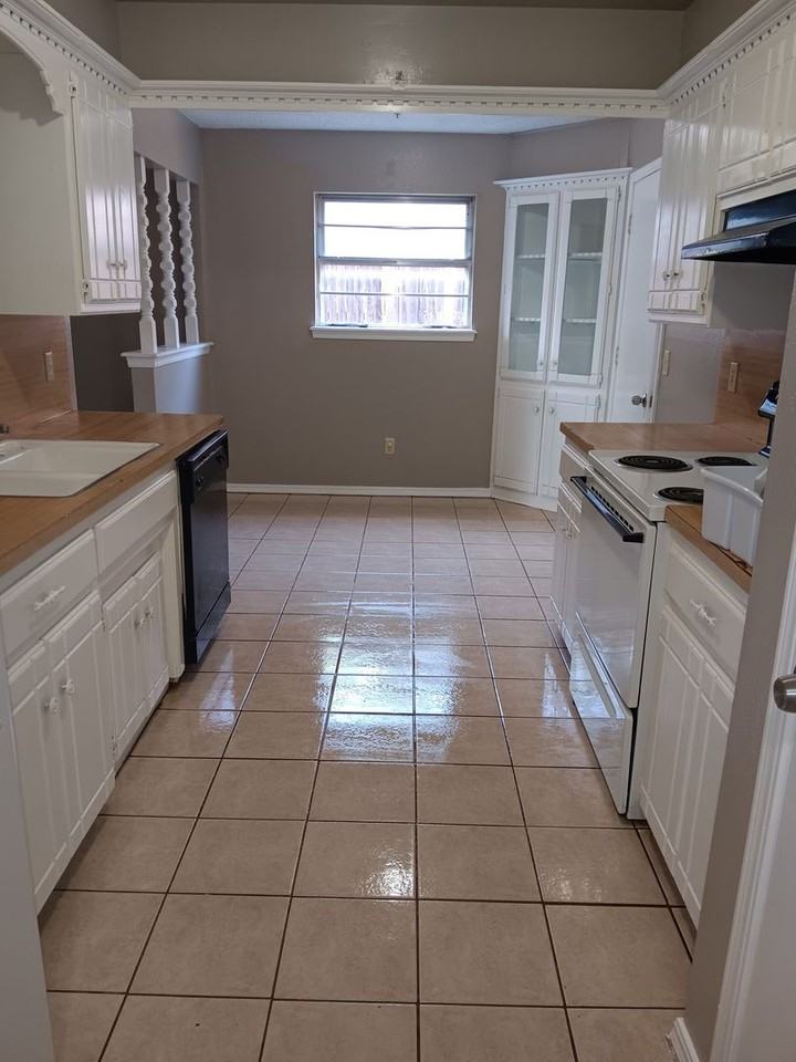 1825 Tim Dr - Photo 4 of 16