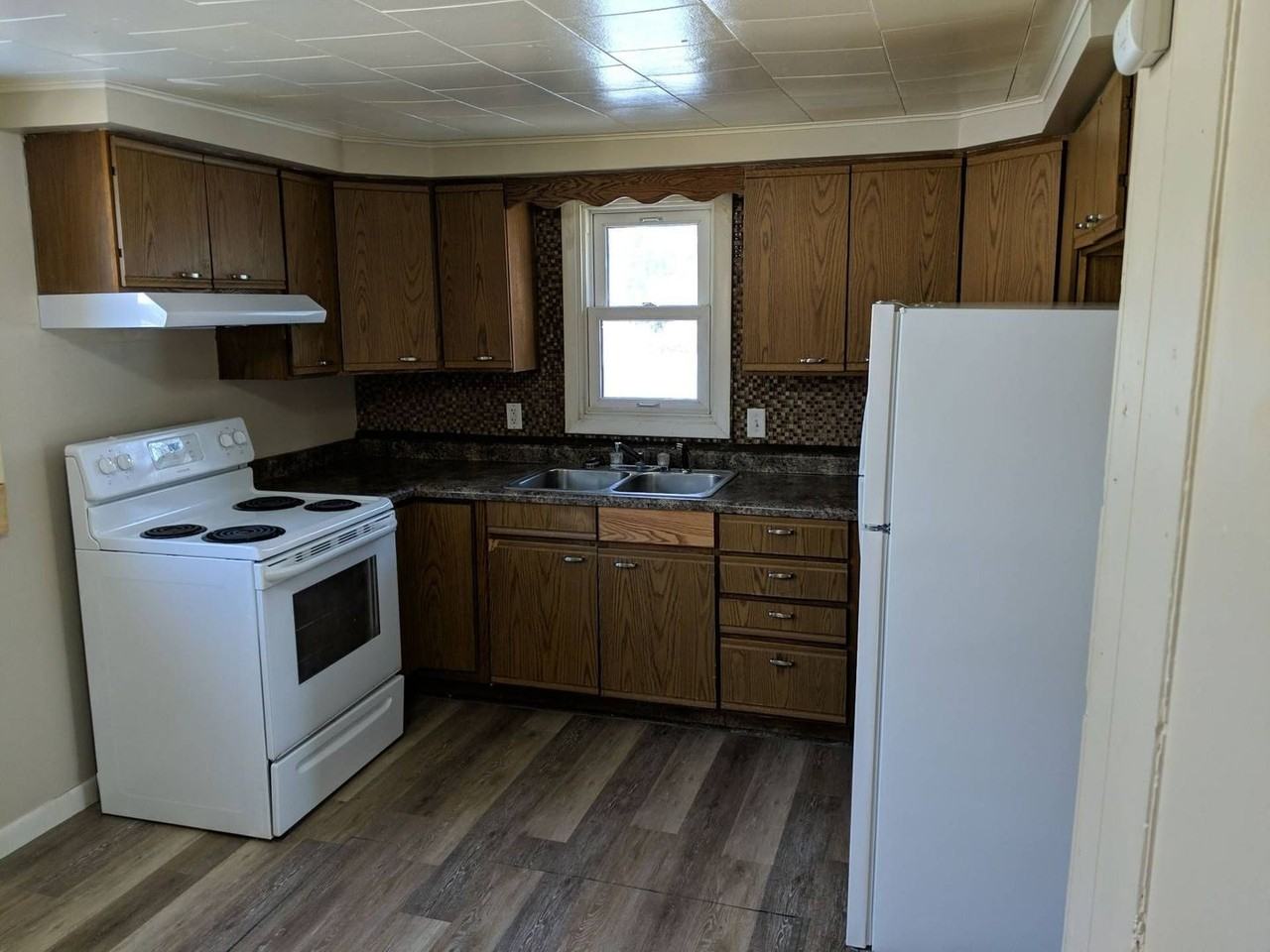 914 Barnard St - Photo 3 of 18