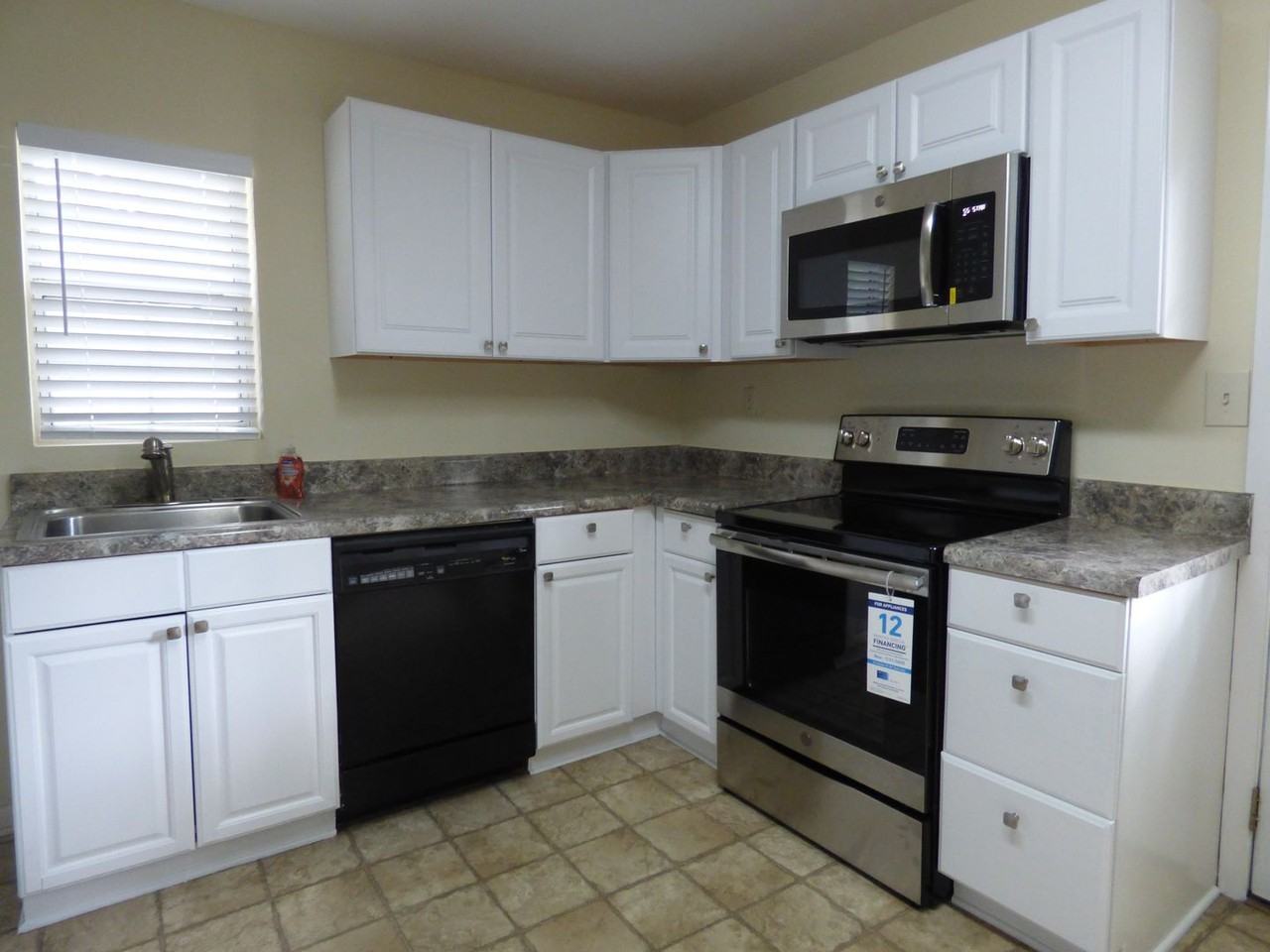 149 Daly St - Photo 5 of 10