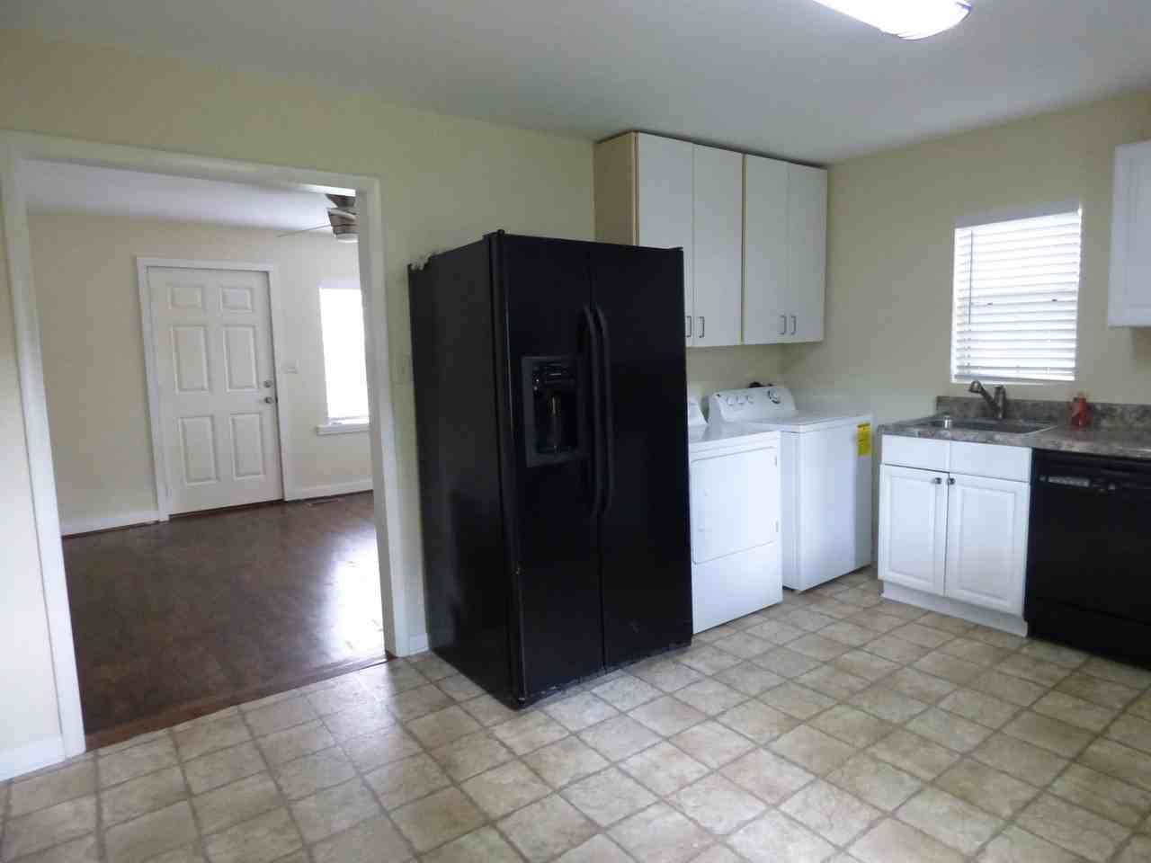 149 Daly St - Photo 6 of 10