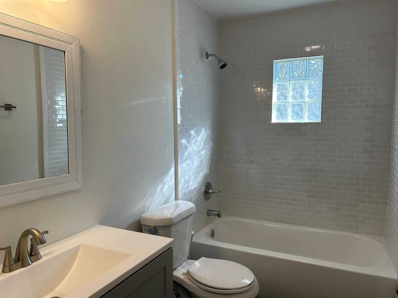 149 Daly St - Photo 7 of 10