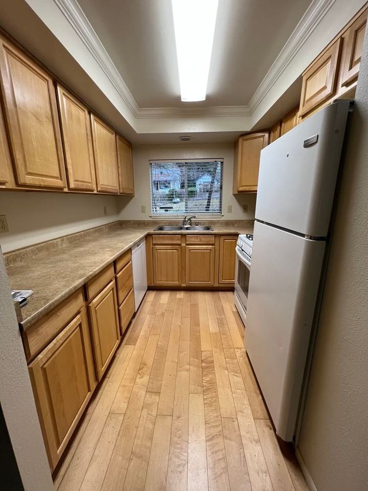 11874 Nancy Ln - Photo 4 of 15