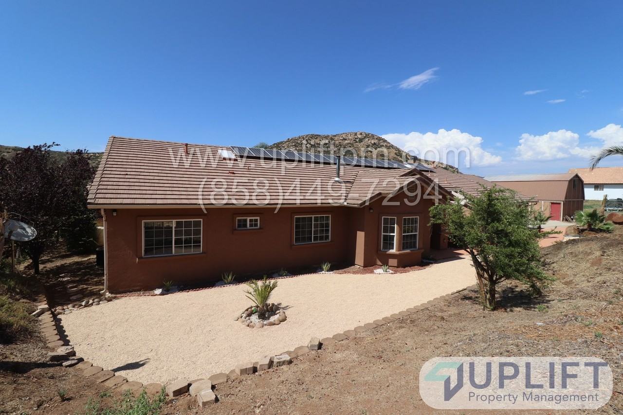 22720 Tombill Rd - Photo 2 of 33