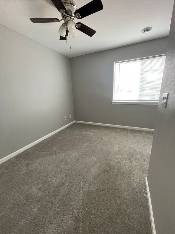 833 Grindstone Cir - Photo 5 of 11