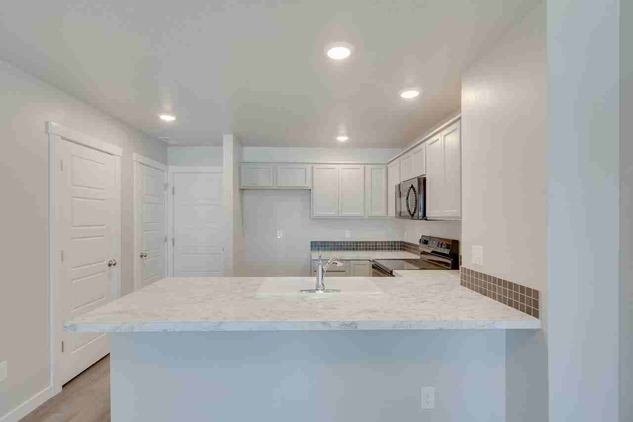 1676 S Sunseeker Ln - Photo 6 of 18