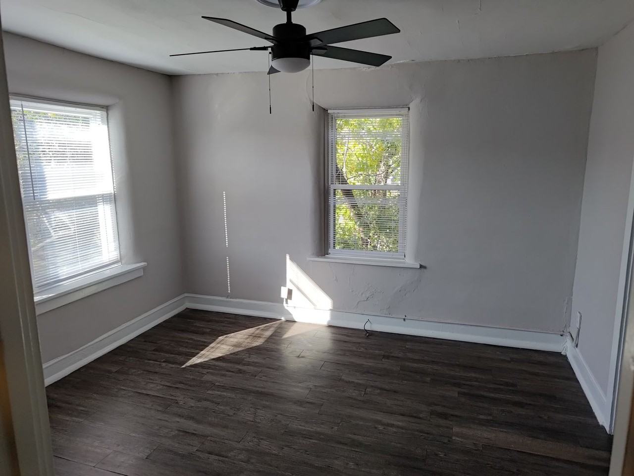 2526 Bellevue Ave - Photo 2 of 17