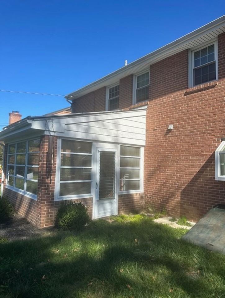 705 Ashford Rd - Photo 3 of 50