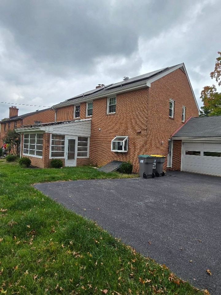 705 Ashford Rd - Photo 4 of 50