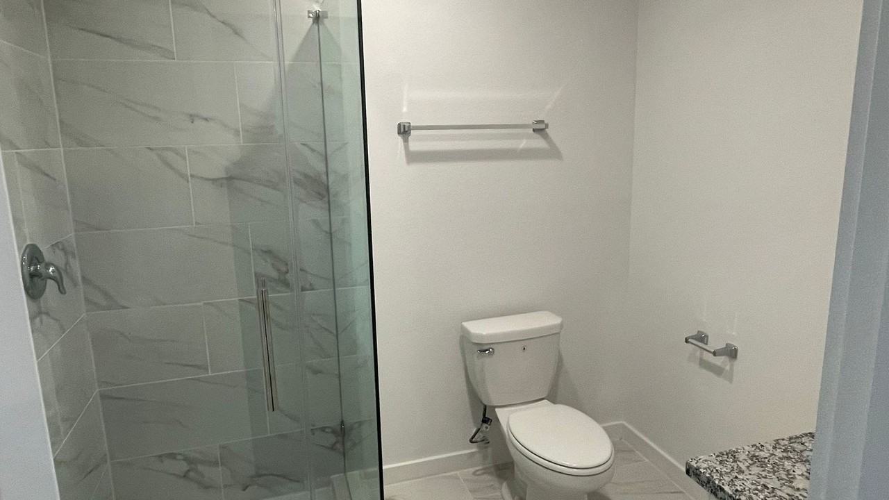 9529 Everglade Dr #B - Photo 3 of 10