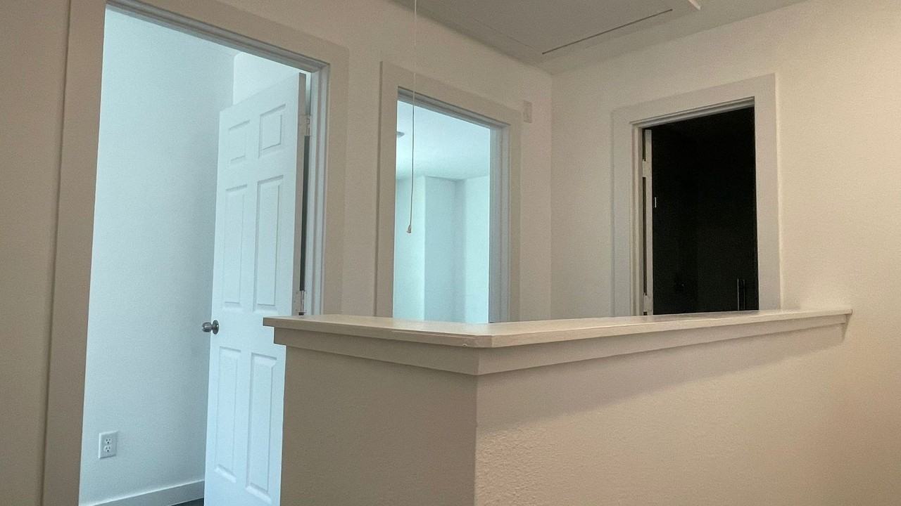 9529 Everglade Dr #B - Photo 5 of 10