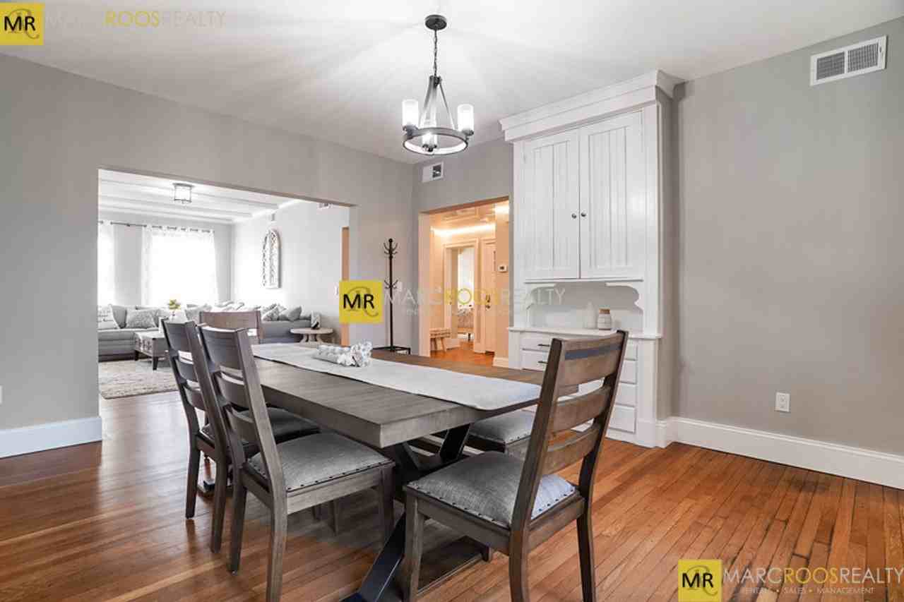 10 Babcock St - Photo 3 of 16