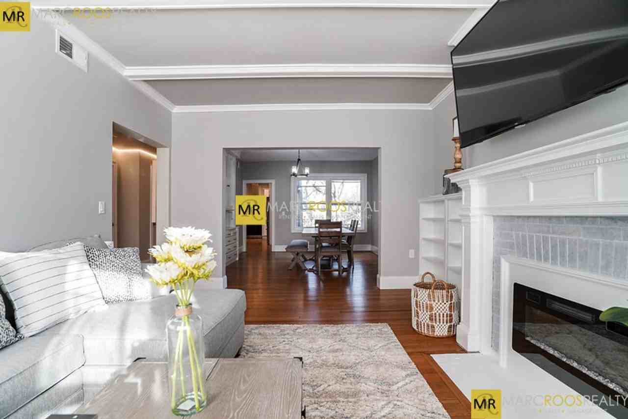 10 Babcock St - Photo 4 of 16