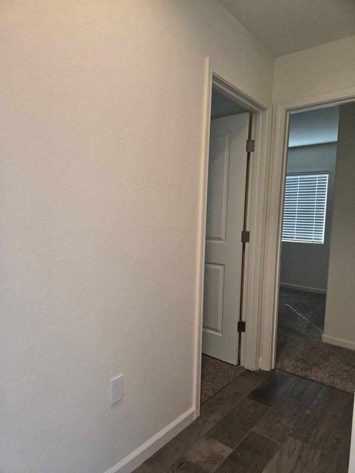 2118 W Escher Dr - Photo 3 of 21