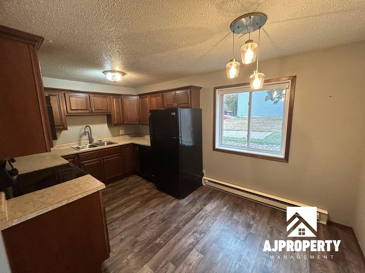2109 S Cleveland Ave - Photo 4 of 14