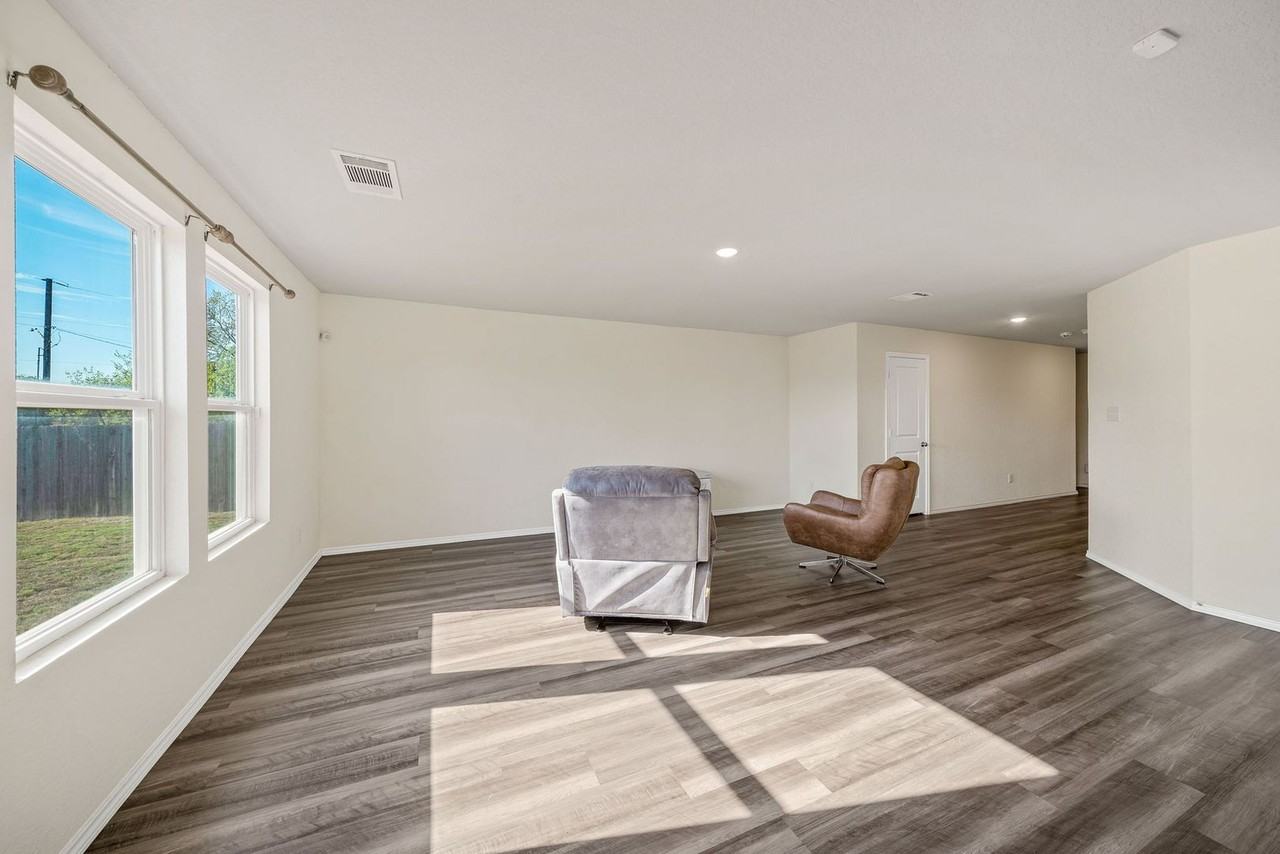 7058 Dominic Vly - Photo 6 of 25