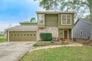 featured image of 7634 Oakmount Dr