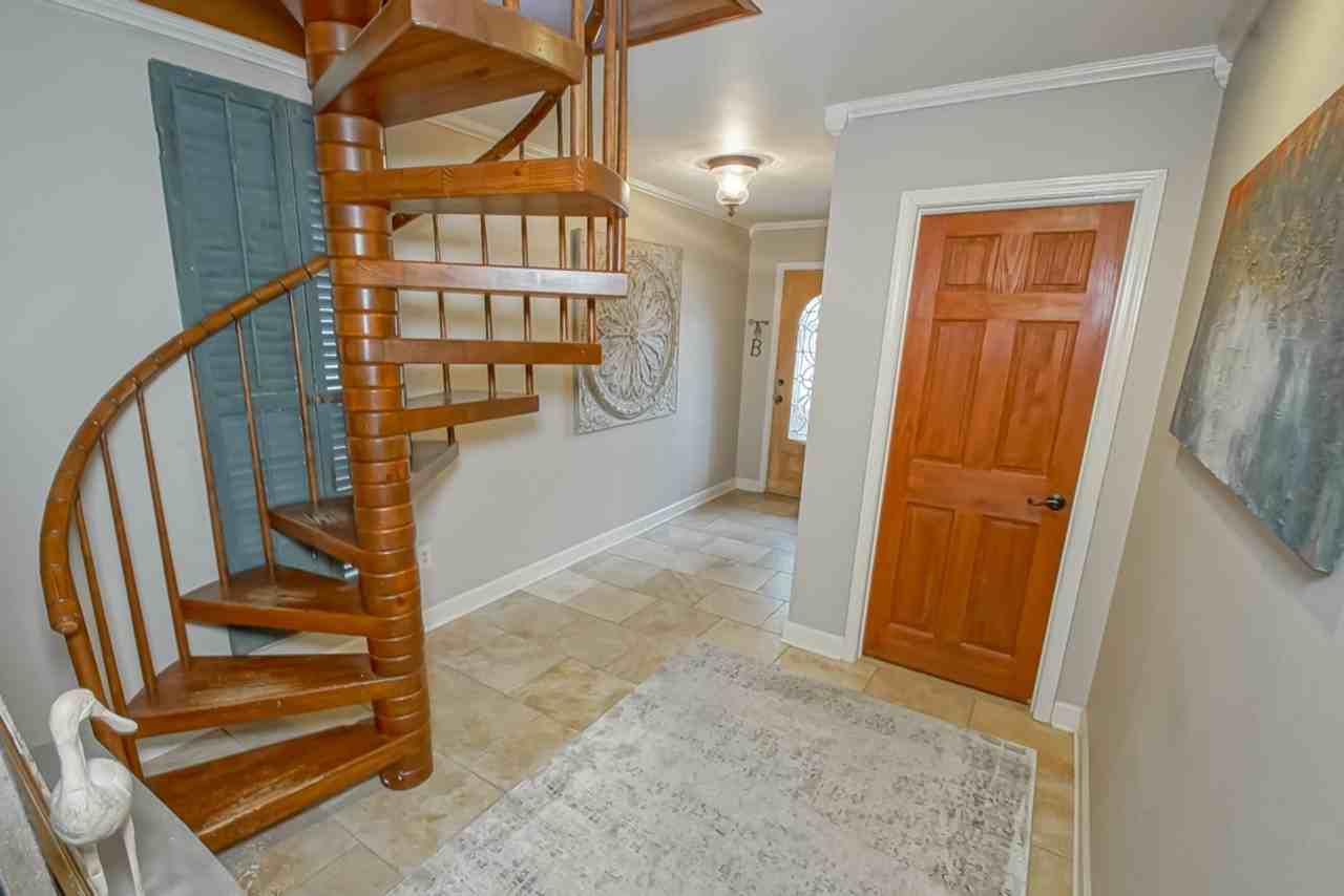 7634 Oakmount Dr - Photo 6 of 23