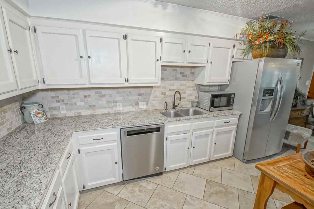 7634 Oakmount Dr - Photo 7 of 23