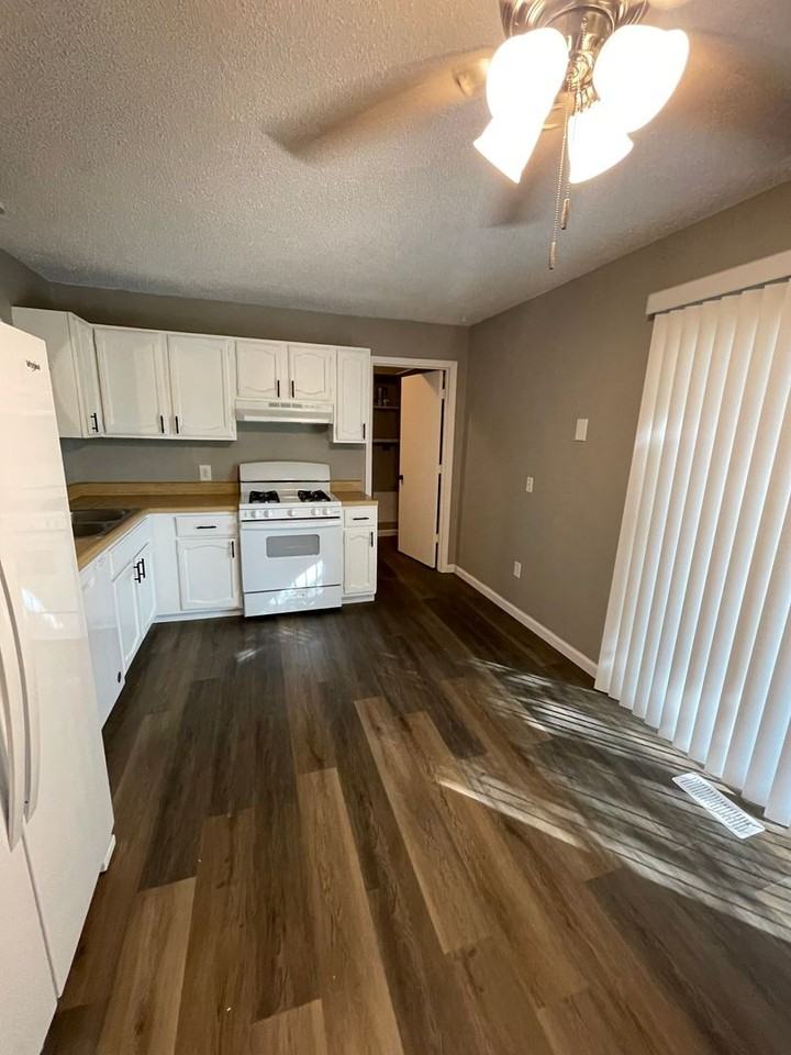 22 Pageant Ct - Photo 4 of 17