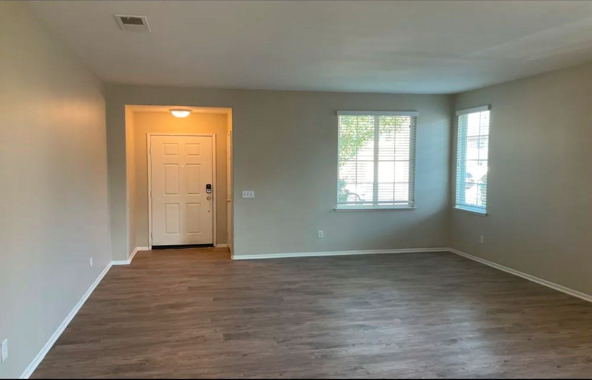 27624 Mangrove St - Photo 2 of 9
