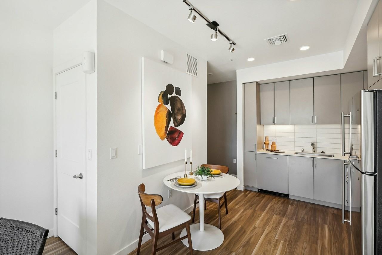 Aviary Apartments - Photo 4 of 50