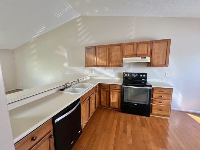 340 Bellpointe Cmns - Photo 3 of 17