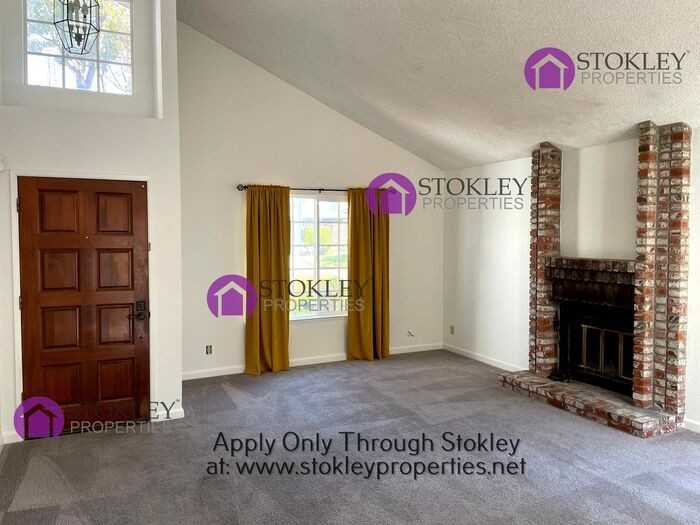 2318 New Lake Pl - Photo 3 of 14