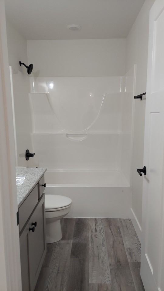 414 Eagle St #414 - Photo 3 of 9