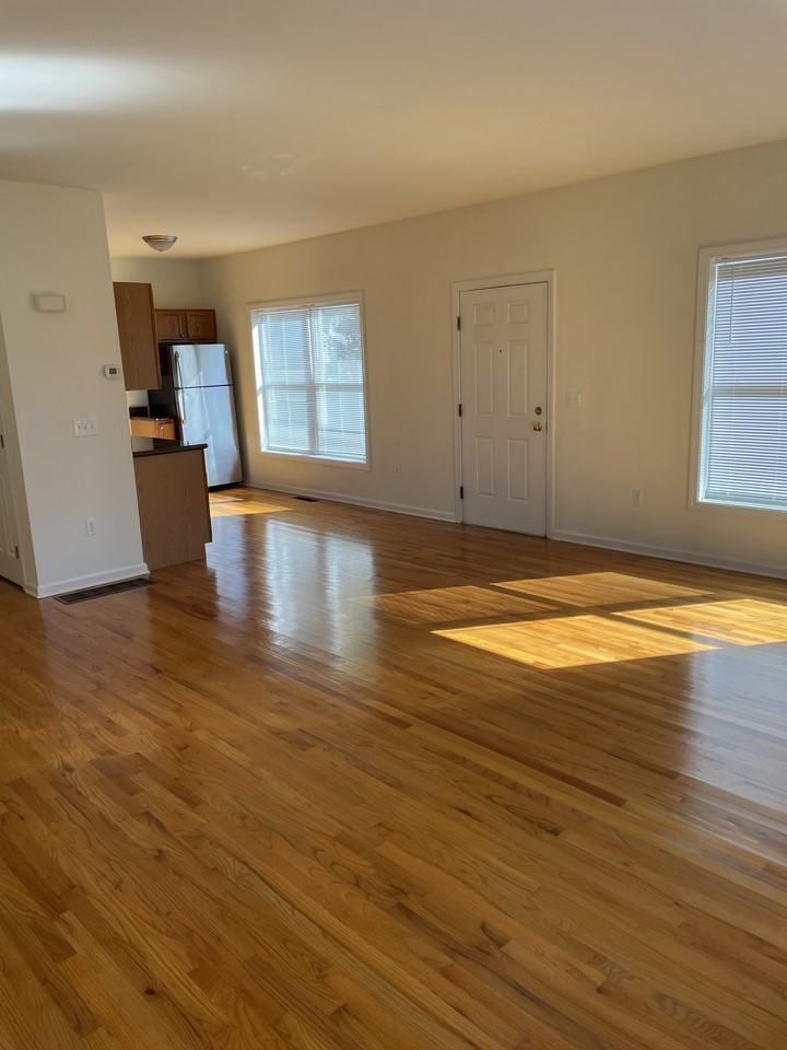 15 Washington St #1 - Photo 2 of 9