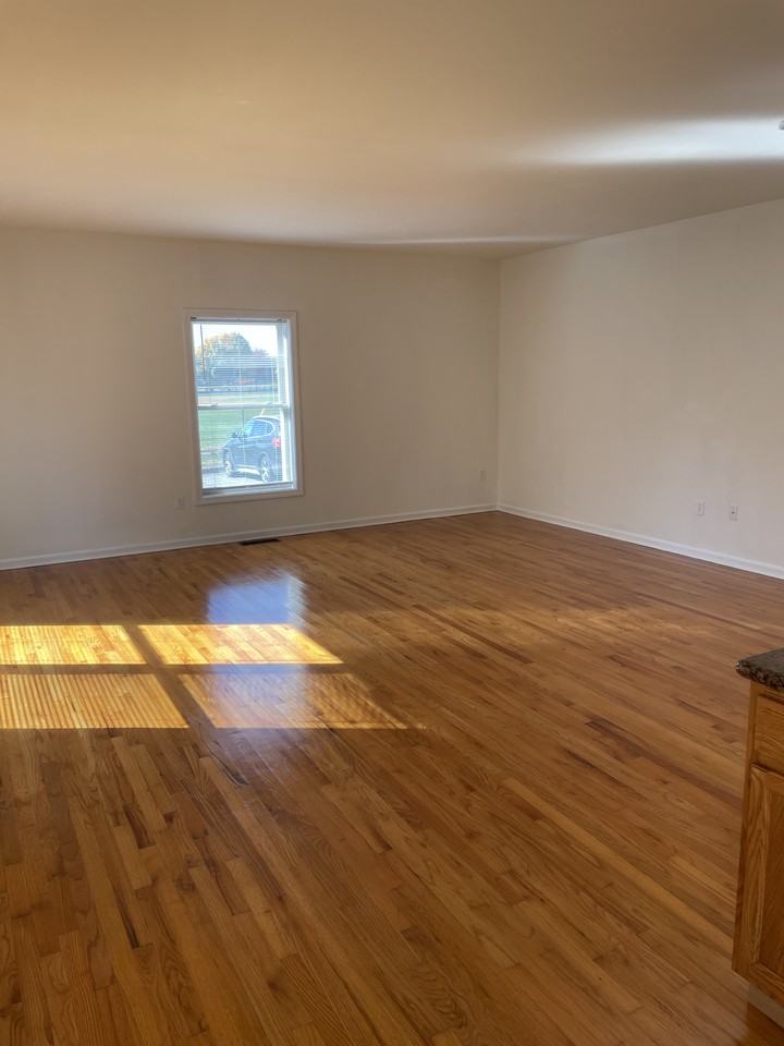 15 Washington St #1 - Photo 4 of 9