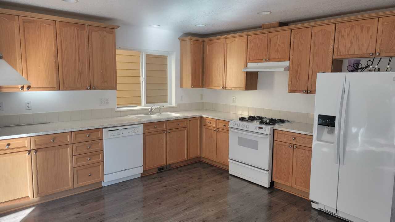 257 Nw 208th Ave #NA - Photo 6 of 26