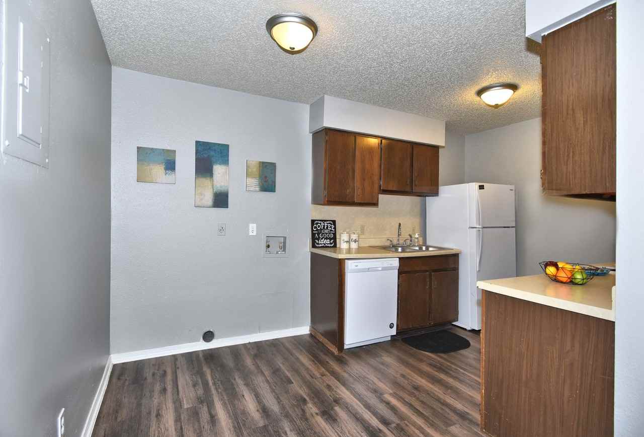 Shady Hollow - Photo 3 of 50