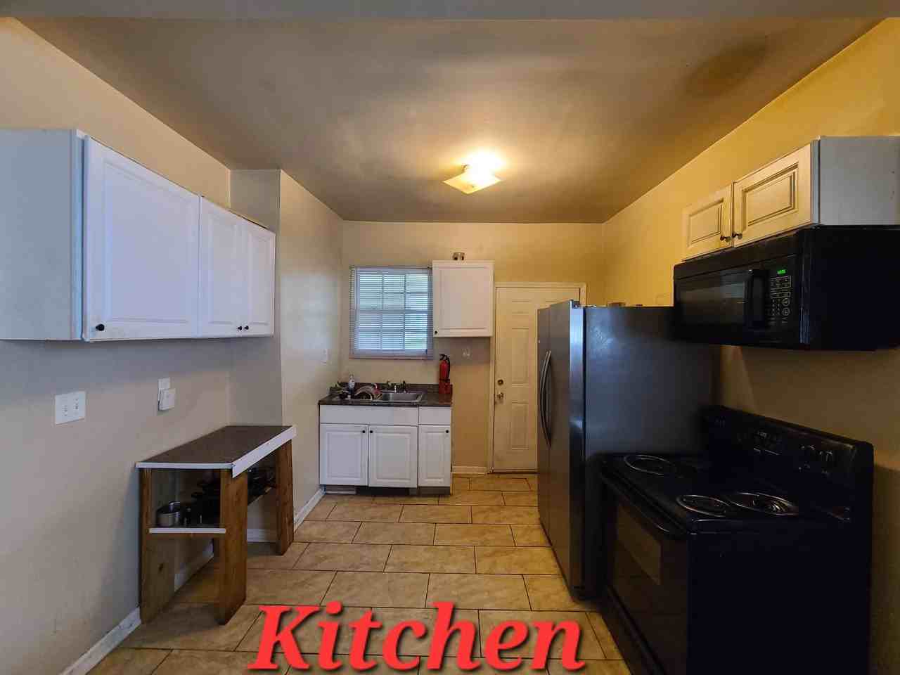 917 Justice Ave - Photo 3 of 6