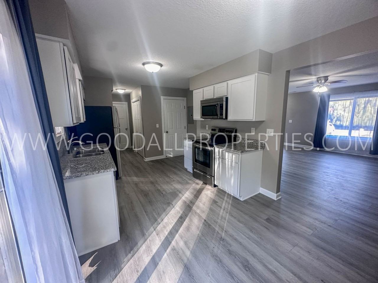 407 S Hazel St - Photo 6 of 17