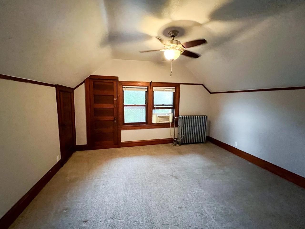 515 N Pinckney St - Photo 2 of 43