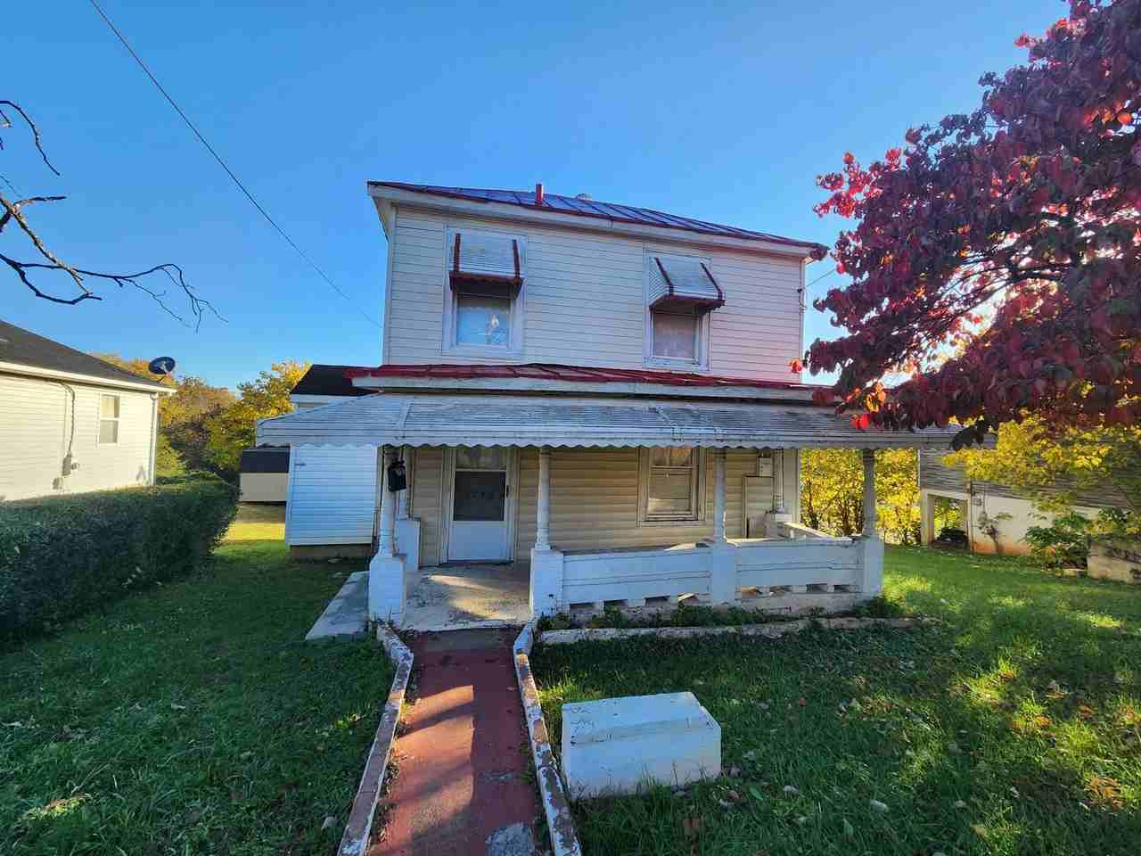 2248 Campbell Ave - Photo 2 of 17