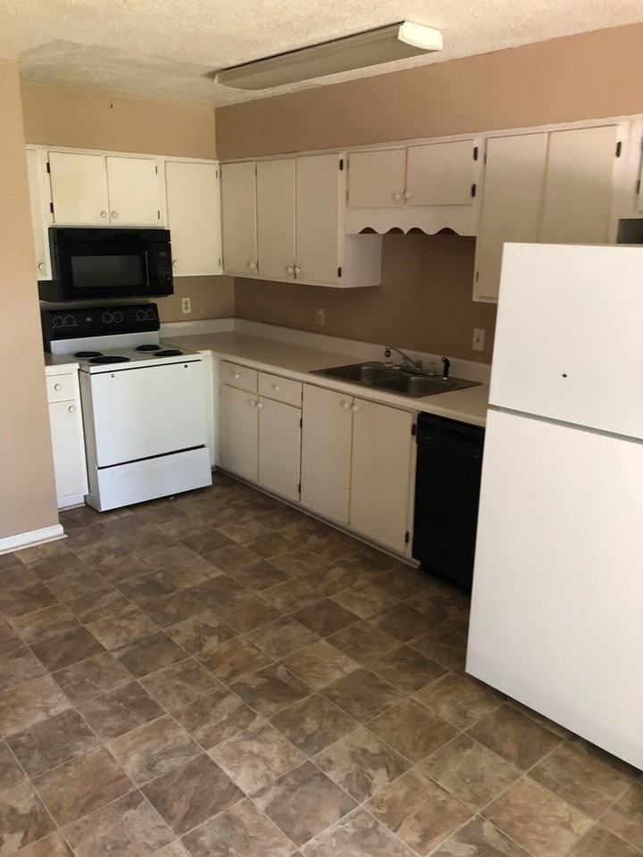 910 Brett Dr (Summerwind Condos) - Photo 3 of 6