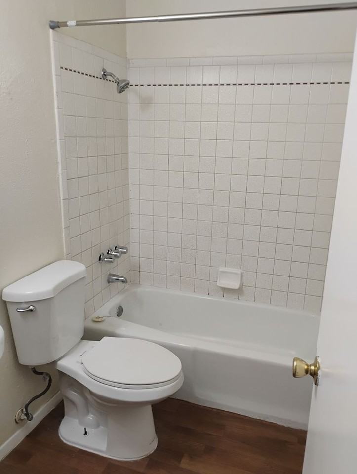 Large quiet two bedroom - Photo 6 of 10