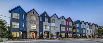 featured image of 301 E Lamar St